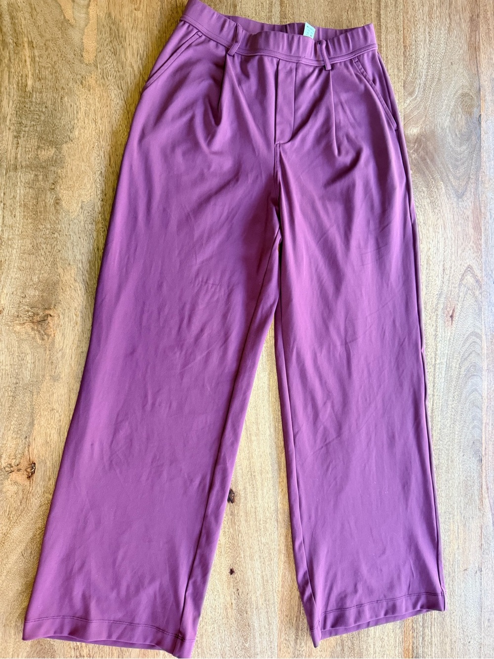 HALARA Wide-Leg Trousers in Burgundy